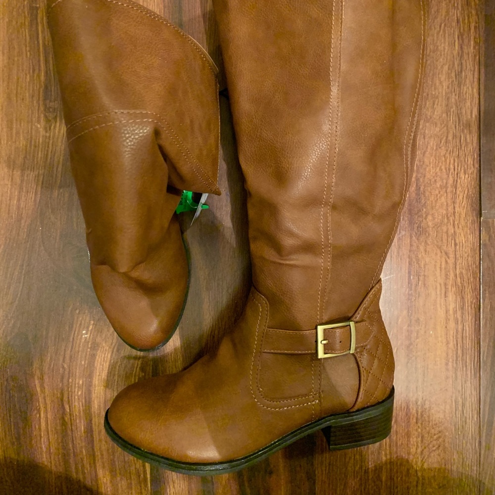 New brown boot